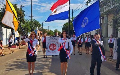 Desfile Cívico estudiantil en el marco de los festejos de la Independencia y Fundación de la ciudad de Villarrica
